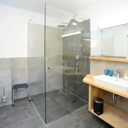 Birklstueberl Restaurant Und Appartement *