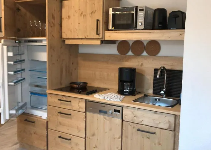 Birklstueberl Restaurant Und شقة